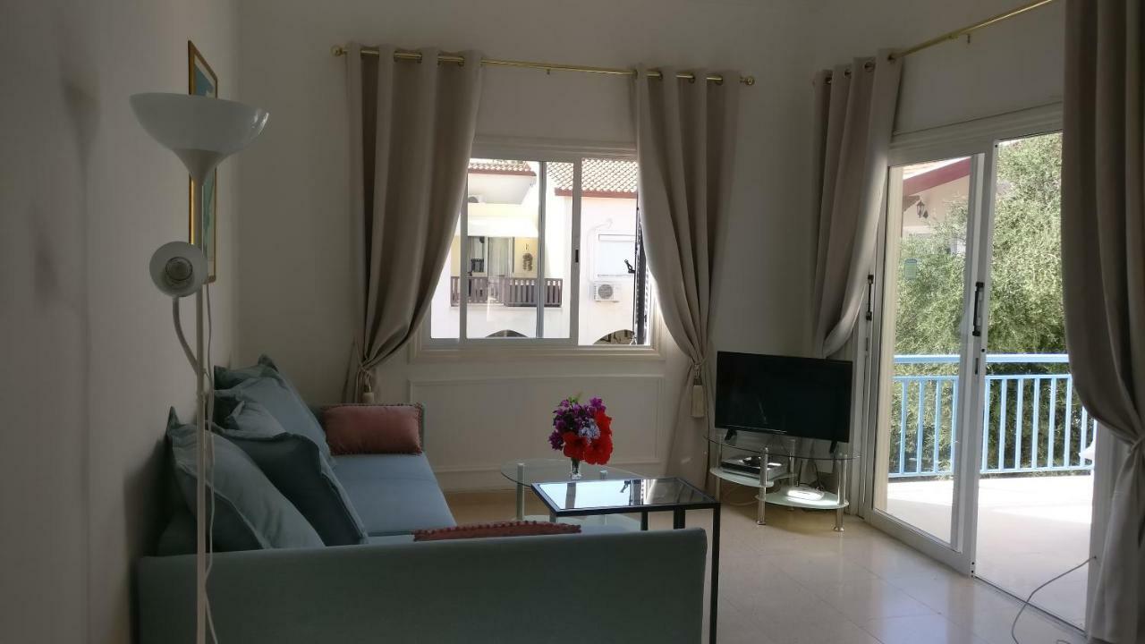 Limnaria West Park Apartment Paphos Ngoại thất bức ảnh